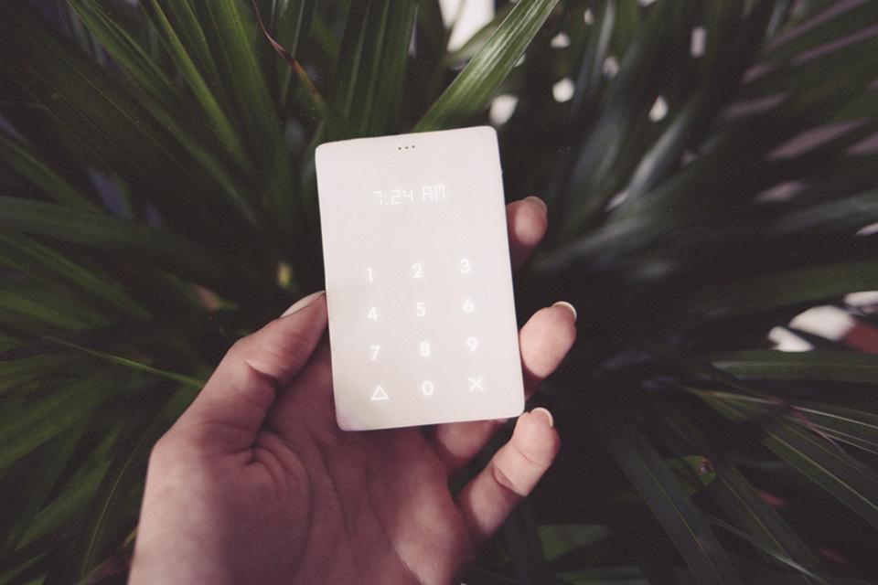Phone addicts, <a href="/thelightphone/">light</a> is presenting you your #rehab with a one-function device: bit.ly/1RcsfDw