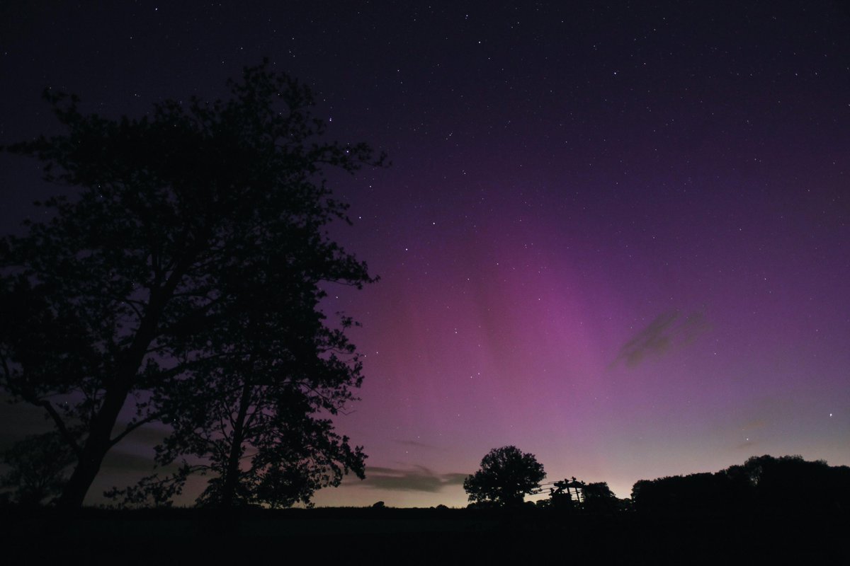 supersnez's tweet image. Quick edit of last nights AURORA from Isle of Anglesey! @AngleseyScMedia  @MidCheshAstro @jonathenharty @astroforfun
