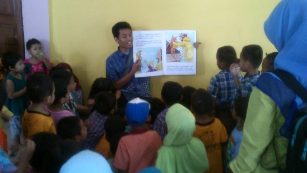 SekolahAlamID's tweet photo. #Semarak Ramadhan KBTK. KUNJUNGAN ke Panti Asuhan &amp; Panti Jompo. Semangat berbagi @hudori_az @msi_sai (M). http://t.co/6v0TK2nIjC