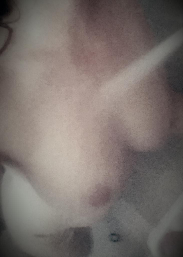 may_addison's tweet photo. Who's in the mood for a spa and cuddles today @chrisindys http://t.co/yYhNhquey8