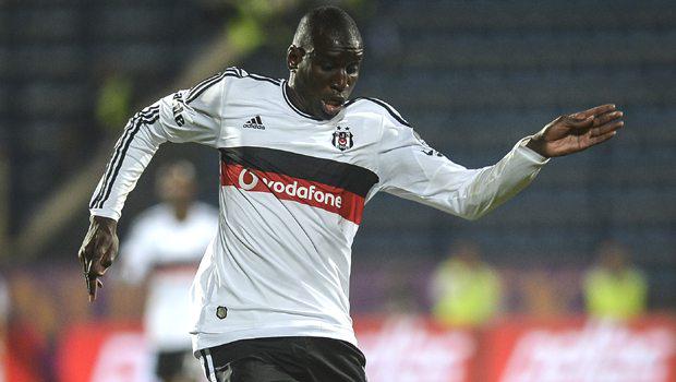 Hurriyet's tweet photo. #Beşiktaş taraftarını üzecek haber! #DembaBa da Beşiktaş’ı kafasında bitirdi
http://t.co/fGbc1NIoDp http://t.co/9f3resSOQk