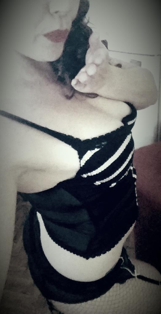 may_addison's tweet photo. Ladies this kitty pur's both ways......so come book a VIP with me this week @chrisindys http://t.co/IR3GRN3PWT