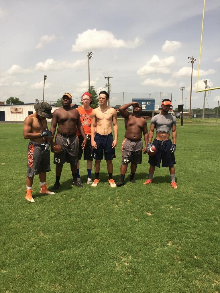alexvanzant6's tweet photo. No off days❤🏈💯 #beechbuccaneers http://t.co/zT9jX4zIot