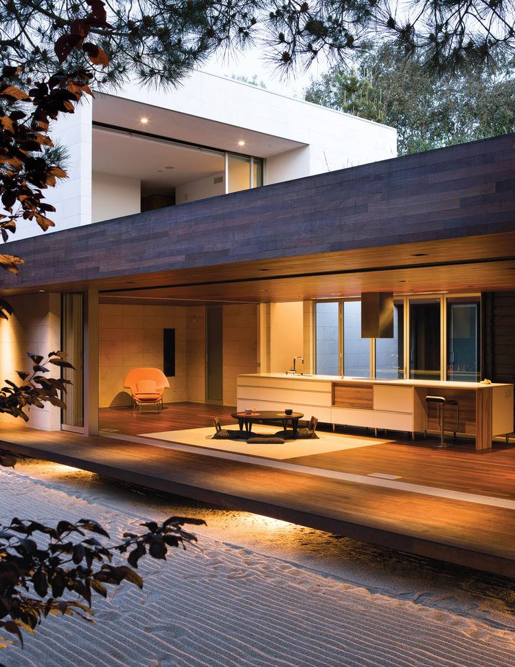 dwell's tweet image. Stunning Japanese-style home in California: bit.ly/1xKAGLM