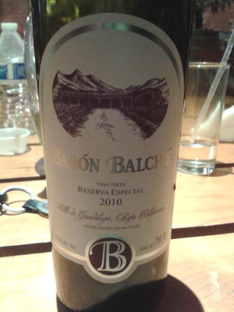 arteplaceryvino's tweet photo. Reserva Especial 28meses en barrica Cabernet Franc, Merlot y Sirah,  vino insignia de Barón Balchè http://t.co/gSkrMq375u