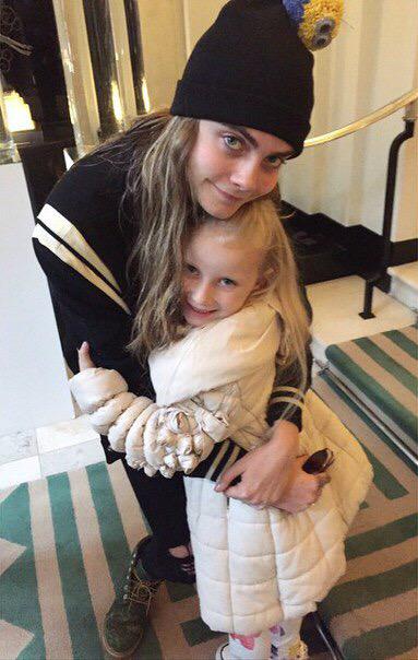 Delevibes's tweet photo. 🌸💗🌺 @Caradelevingne http://t.co/TbpJ0Ypmyj