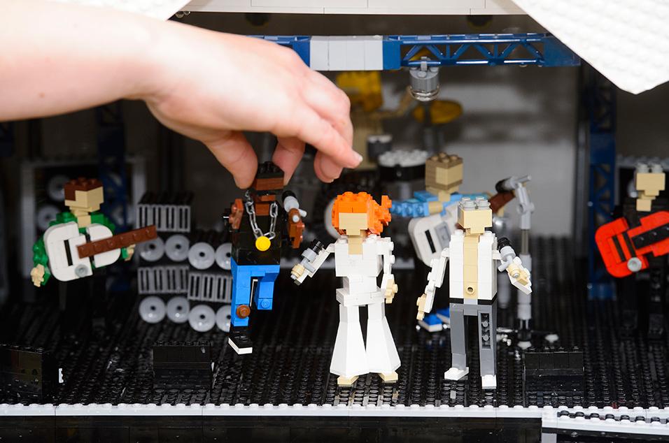 FATMVenezuela's tweet image. This Lego Recreation Of Glastonbury with @flo_tweet
