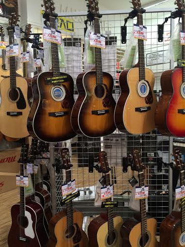 7thcode_gardens's tweet image. こんにちは！7thCODE西宮店です!
アコースティックギターがたくさん入荷しました。
今週末まではスペシャル抽選会実施中ですのでぜひご来店くださいませ。