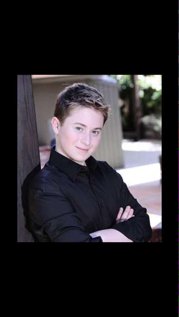 FallingForGrier's tweet image. we all know who exposed Carter here