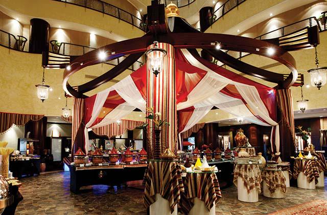 poyen1980's tweet photo. Want iftar for two at Dusit Thani Dubai? Details here http://t.co/euojEpLc6Z #gowiththeflogifts http://t.co/q3C5PGODwq