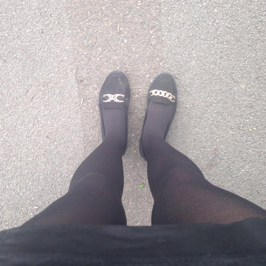 ellahibbert_'s tweet photo. Got to work and I'm wearing 2 different shoes 👍🏼👍🏼👍🏼👍🏼 http://t.co/qnv47VpGIQ