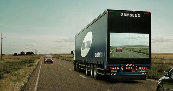 CrcUniversidad's tweet photo. Safety Truck: El camión transparente que evita accidentes viales. 
http://t.co/jq8XLvVgSl #SeguridadVial #Innovación http://t.co/WdTIx53CIr