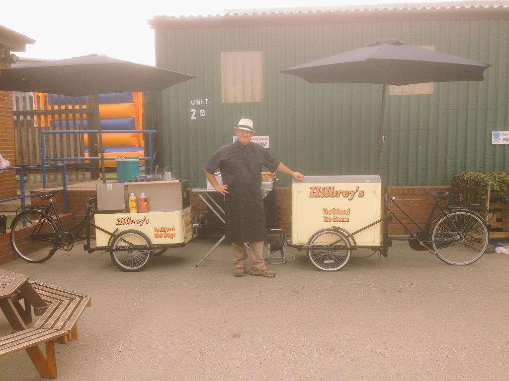 Hilbreys's tweet photo. Hotdogs and ice cream party 🍦#icecream #norfolkhour #eastdereham http://t.co/nbpZFMA1Ax