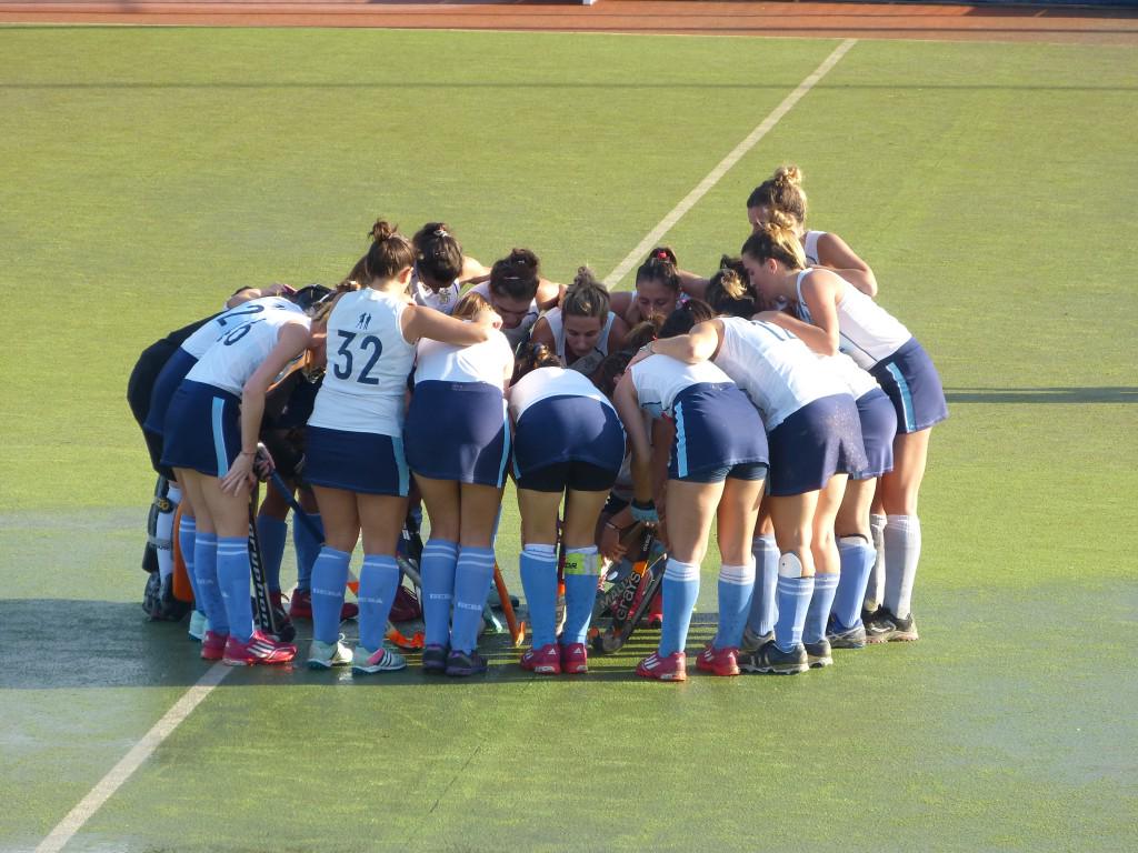 hockeyargplus's tweet photo. Metro Damas B: GEBA “B” GOLPEÓ A DUCILO “A” Y SE LLEVÓ LOS TRES PUNTOS  http://t.co/CSf4qIw2SN http://t.co/S0JN1lsaUA