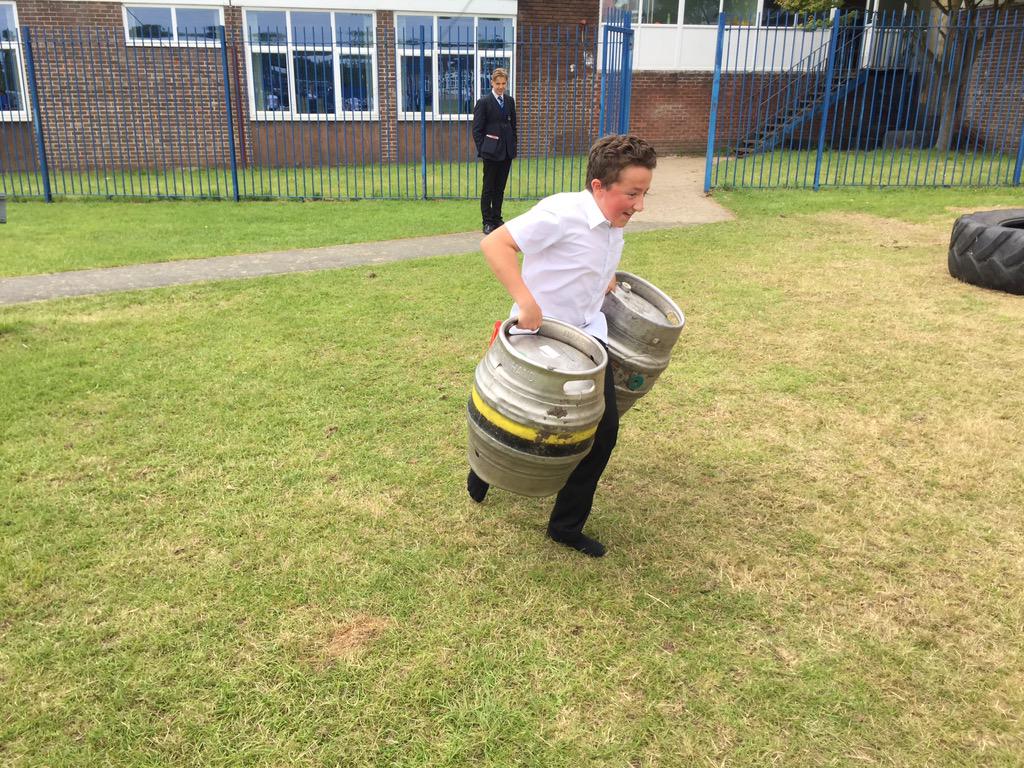 PEWellacre's tweet photo. National School Sports Week @WellacreAcademy #tugofwar #strongmancomp http://t.co/82FDhluFj5