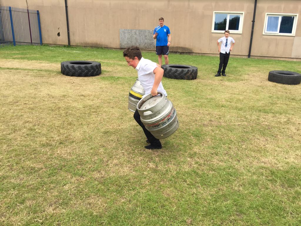 PEWellacre's tweet photo. National School Sports Week @WellacreAcademy #tugofwar #strongmancomp http://t.co/82FDhluFj5