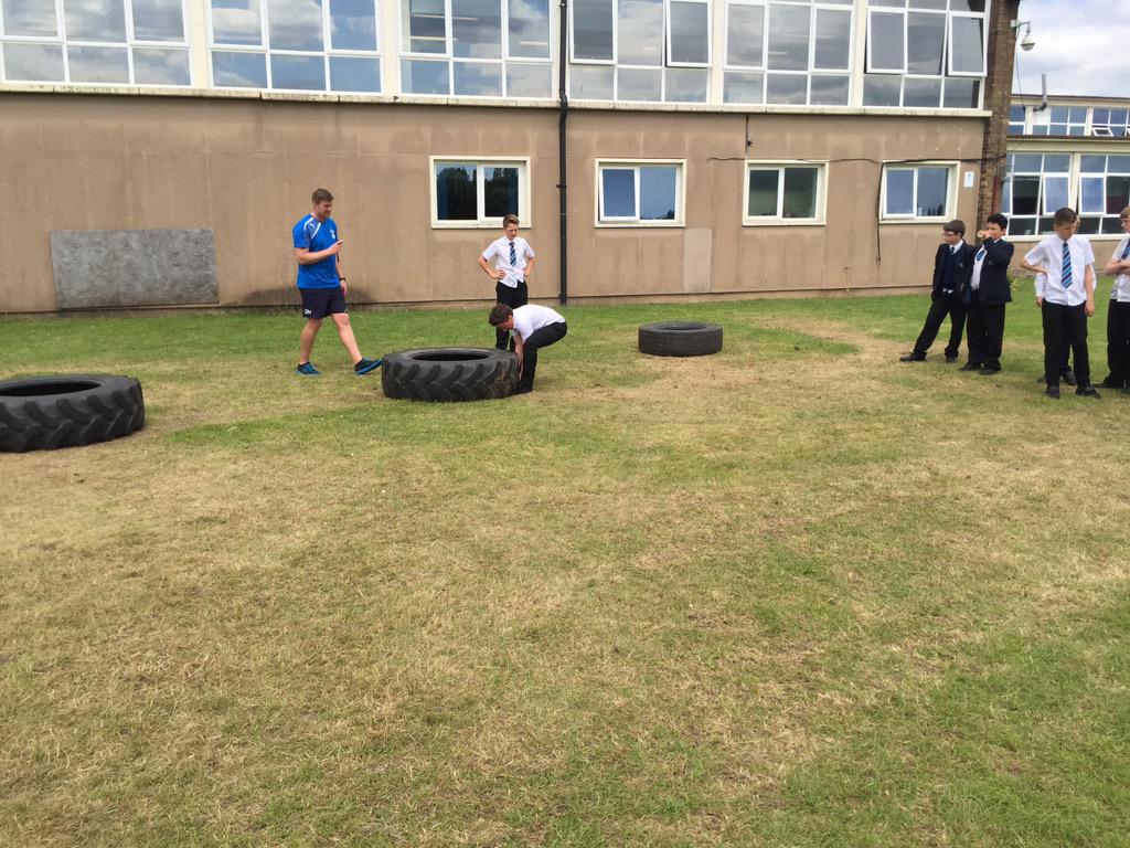 PEWellacre's tweet photo. National School Sports Week @WellacreAcademy #tugofwar #strongmancomp http://t.co/82FDhluFj5