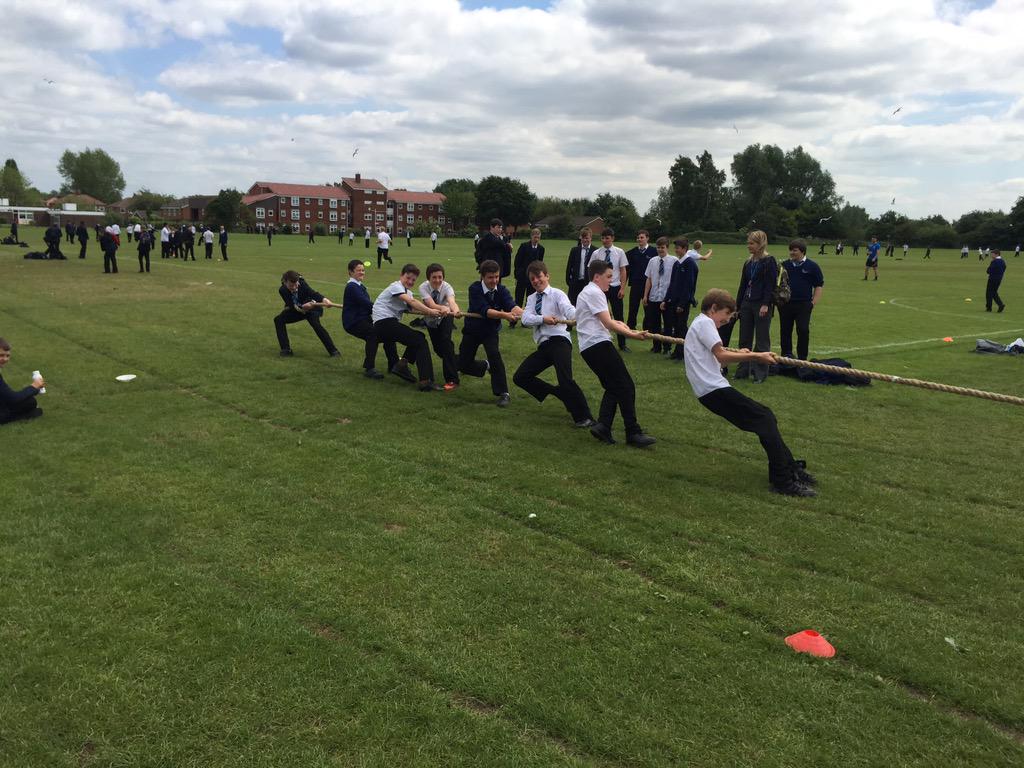 PEWellacre's tweet photo. National School Sports Week @WellacreAcademy #tugofwar #strongmancomp http://t.co/82FDhluFj5