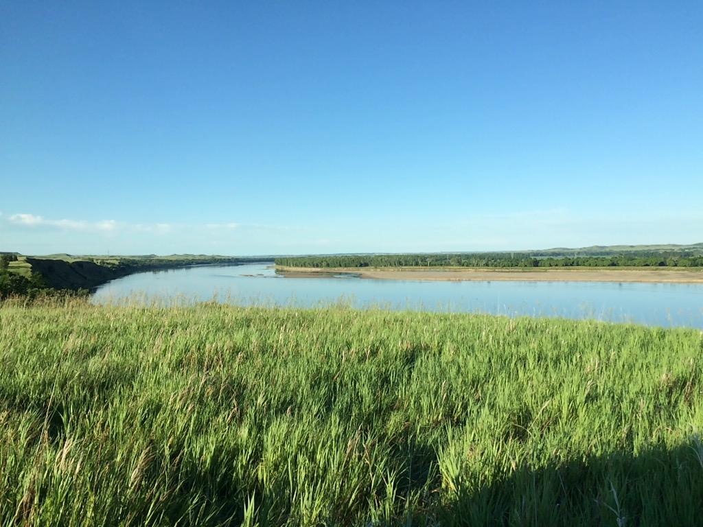 DrewWrigley's tweet photo. Recent rains have pushed the Missouri & surroundings to full summer glory #stopalongtheway #Legendary http://t.co/19i0e2rKO7