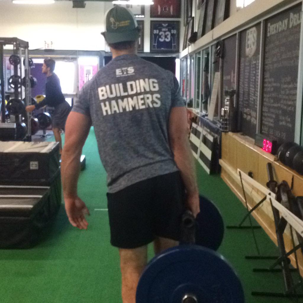 TeamETS's tweet photo. #BUILDINGHAMMERS
#ETSAthlete @PaulGeiger28 crushin' the #SAFarmerCarry
#Strength #PUSH
#SATP2015
#GoodReps #TeamETS http://t.co/uAgCccJb75