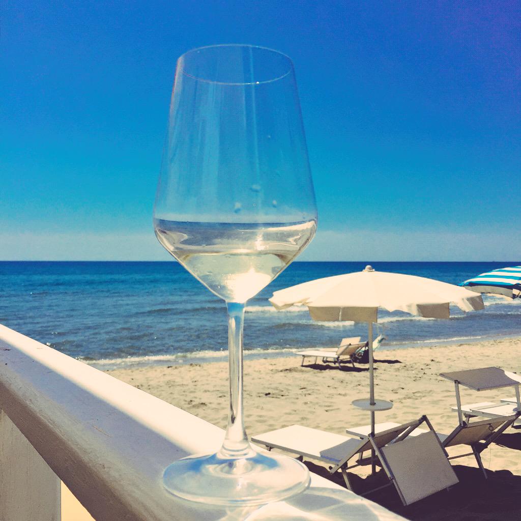 fattoincasapibu's tweet photo. @DietaCilento mare vino #dietadelcilento #blogtourcilento http://t.co/nyGM2kTElz