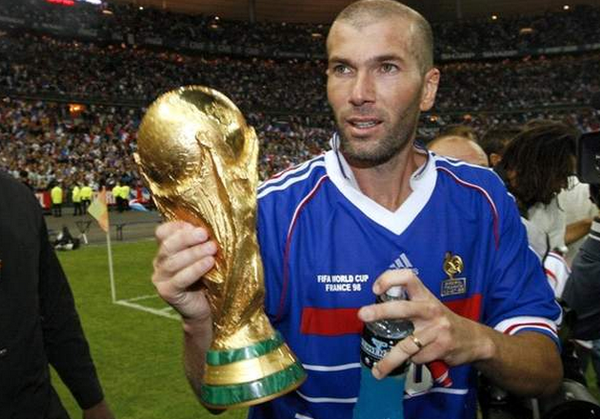 Happy 43rd birthday to France legend Zinedine Zidane. 