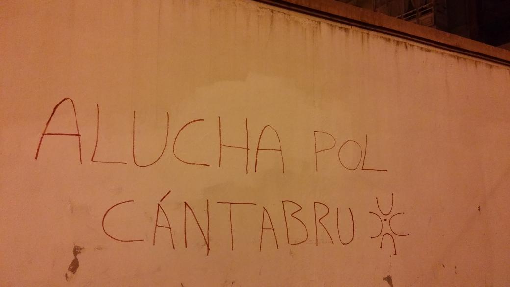 reguelta's tweet photo. EL CÁNTABRU A LA CALLI ✊ http://t.co/XEXVPXuUvD