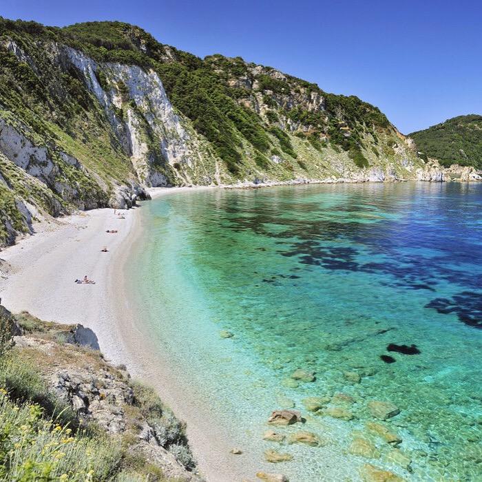 MOEVA_London's tweet image. Blue meets nature: Spiaggia Di Sansone, Italy! #moeva #moevalondon #moevadestination #italy #sea #beach