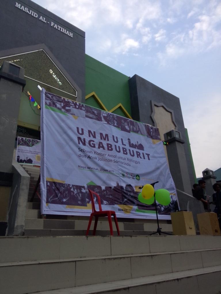 EEC_PH's tweet photo. Saat ini kawan-kawan EEC sdng menghadiri #UnmulNgabuburit presented by @bemkmunmul at Hal.Masjid Al Fatihah http://t.co/0BpnDy0ntL