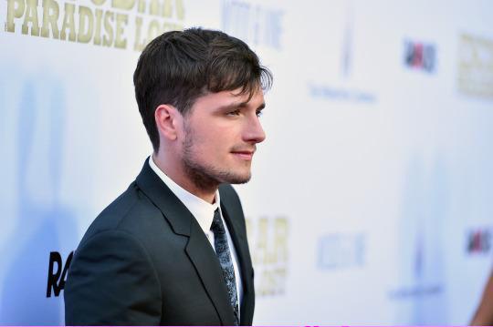 ﾟ. *✧･cam tweet media
