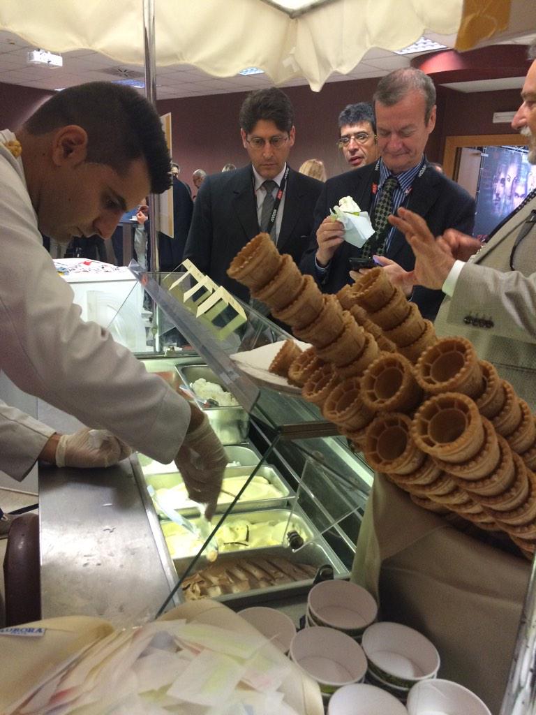 onerealmasters's tweet photo. How do you keep customers satisfied at a really HOT event like the #RSAEMEASummit
A.Have an ice cream stand #avenet http://t.co/BWGKEYdgav