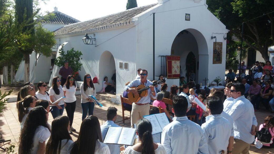CoroEscardiel's tweet photo. 14 de Junio de 2015. Peregrinacion a la ermita de Ntro. Santo Patrón San Benito Abad http://t.co/Wqr6S8HWF1