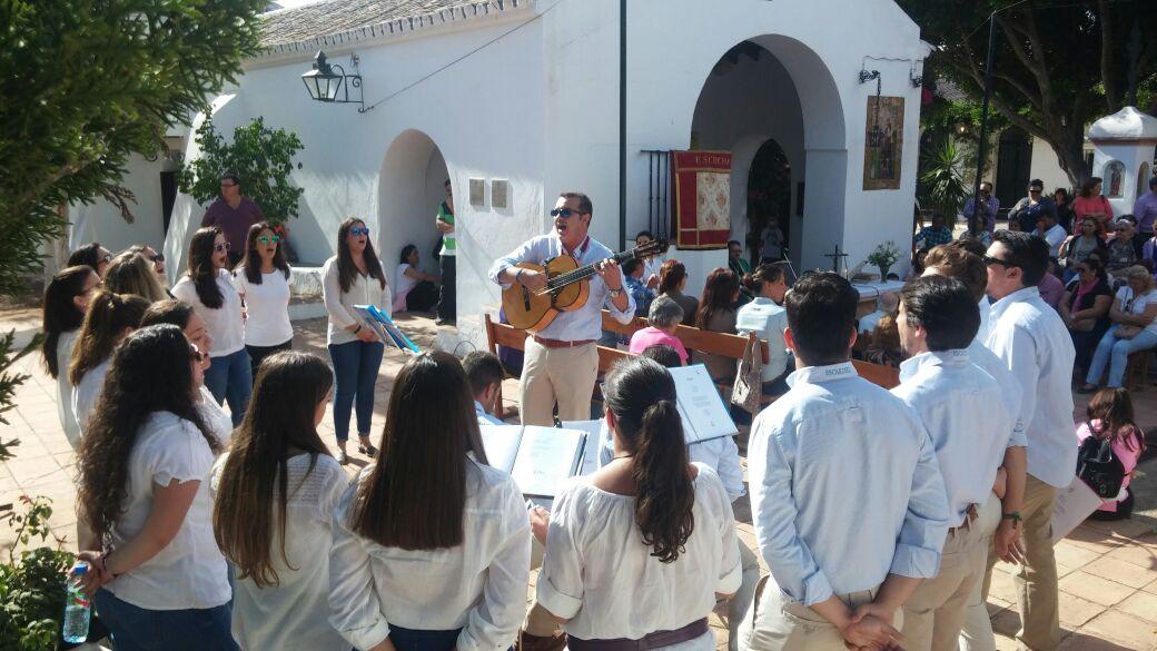 CoroEscardiel's tweet photo. 14 de Junio de 2015. Peregrinacion a la ermita de Ntro. Santo Patrón San Benito Abad http://t.co/Wqr6S8HWF1
