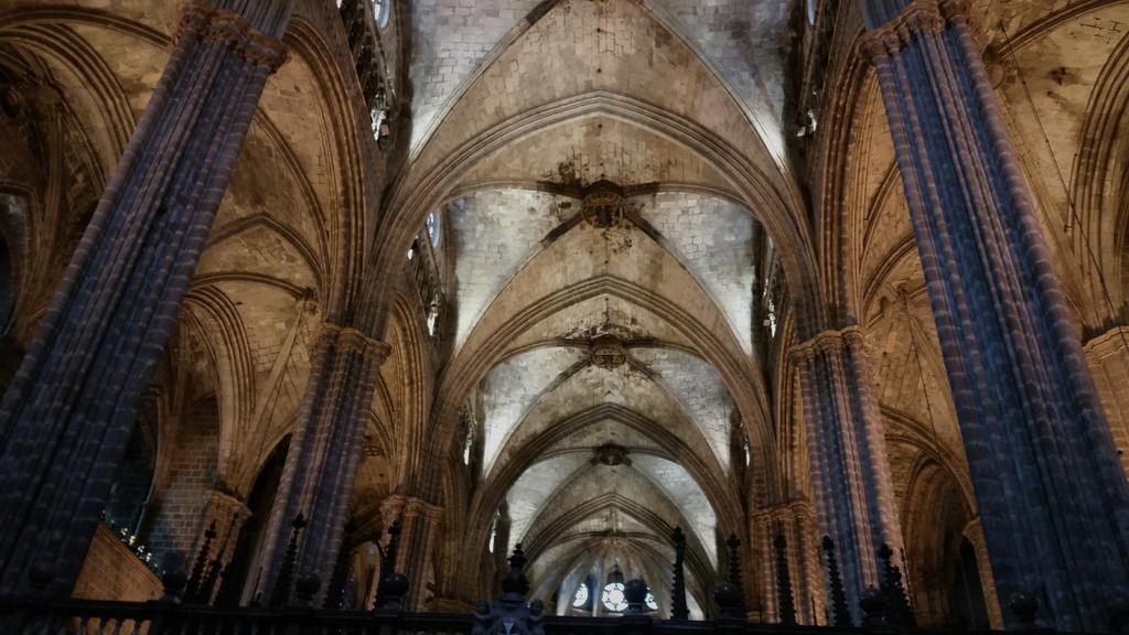WhiteLyndsie's tweet photo. 14th Century-Gothic..&amp; Neo-Gothic Facade. Barcelona(&amp; all of Spain!) has amazing architecture around every corner. http://t.co/sV22IeiELe