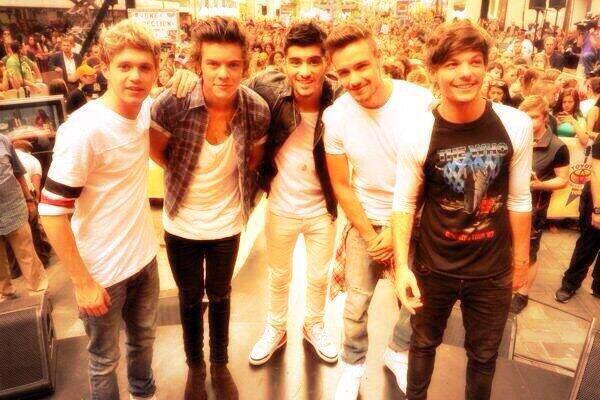 1Dmisa1224's tweet photo. 1D愛してる人〜💕

#1D依存性の人RT 
#1D愛してる人RT 
#RTくれたDirさんフォローする 
#1D一生愛し続ける人RT 

DirさんRTよろしくお願いします!!✨ http://t.co/BwY5JrwFF2