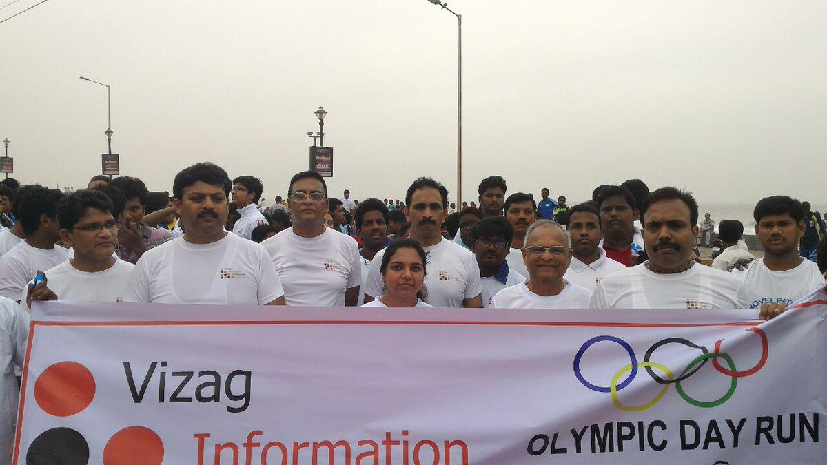 VizagIT's tweet photo. OLYMPIC RUN- june 23,2015
VITA team has hoisted the VITA flag high..... http://t.co/HvDpvDDW3F