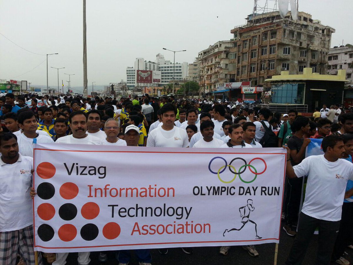 VizagIT's tweet photo. OLYMPIC RUN- june 23,2015
VITA team has hoisted the VITA flag high..... http://t.co/HvDpvDDW3F