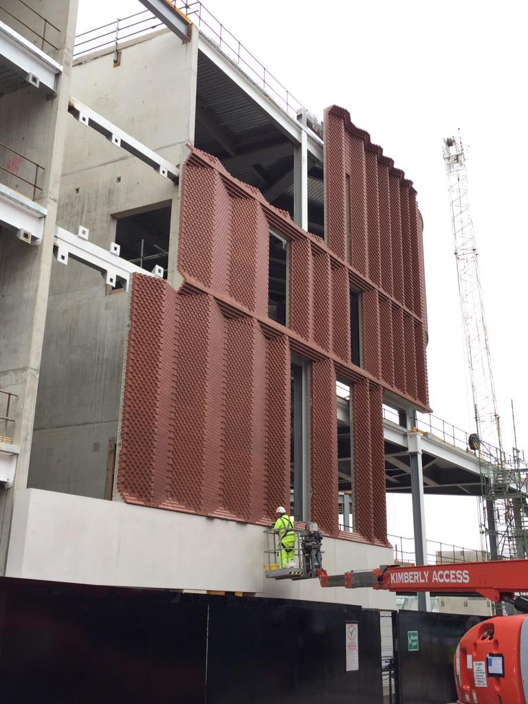 That's the way to do it! Great prefab modular <a href="/BricksUK/">Brick Development UK</a> panels going up @VGLeeds by <a href="/Hammersonplc/">Hammerson plc</a>