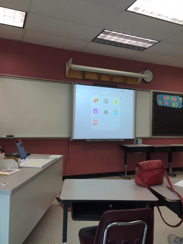 GlebeAPS's tweet photo. K teacher, Eve Rutzen and ITC, Robin Gardner presenting  on apps for kindergarten at Festival of the Minds http://t.co/k1xM0o1Fty