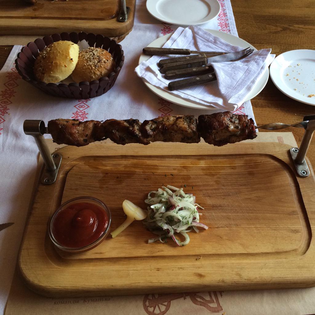 hellobucovina's tweet photo. Bon apetit :) http://t.co/BKUpLmPuSE