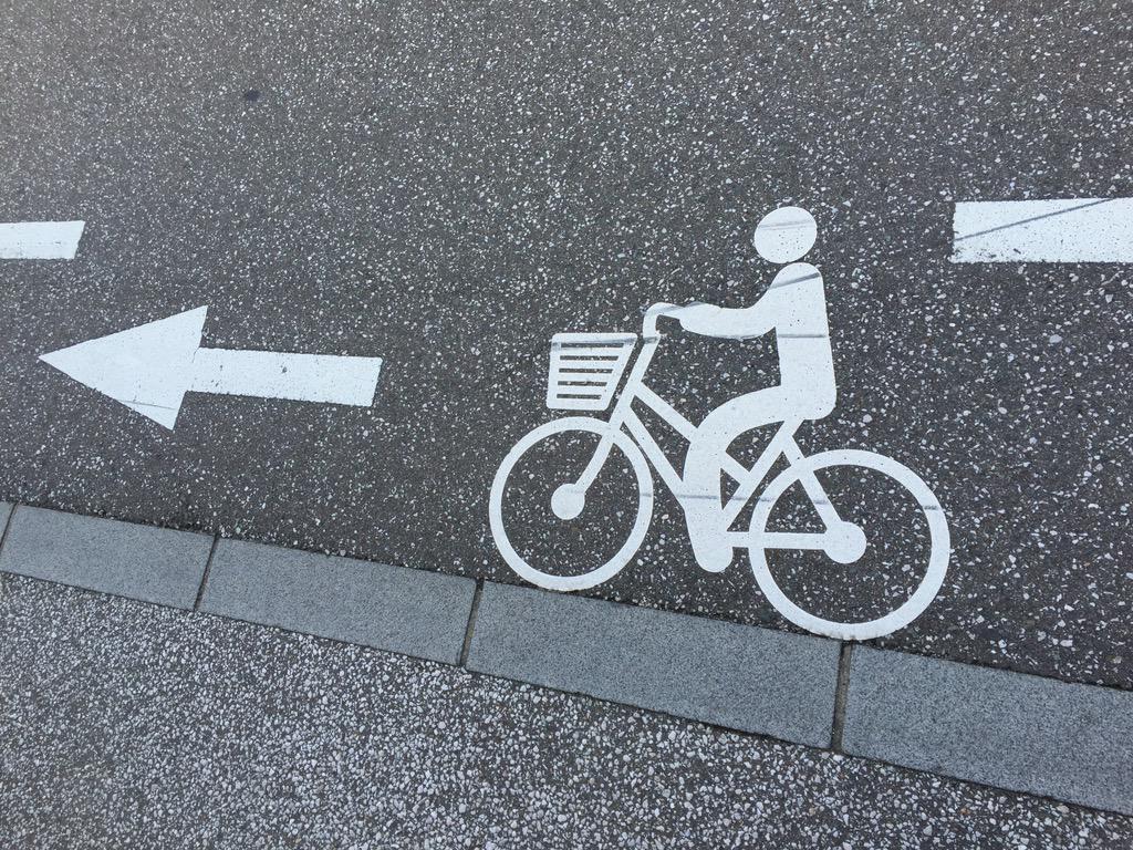 yuriyr's tweet photo. Front basket is not optional ❤️🇯🇵 #jpAdventureTime http://t.co/dMN4UKhDJX