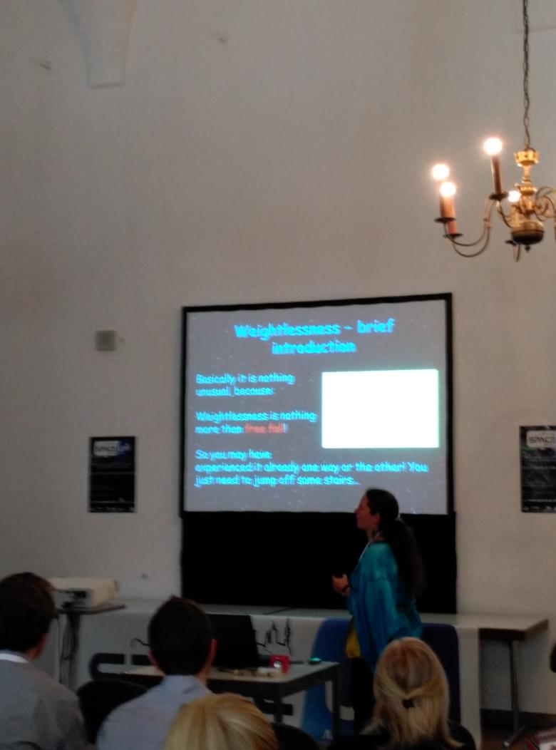 SpaceUPGLIC's tweet photo. Zero-G dance by @zerog2002 #SpaceUpGLIC http://t.co/wAw7Gh7RdR