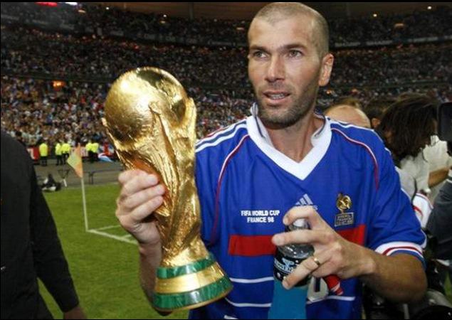 Happy Birthday one of The best You make me love Football ! Zinedine Zidane Mastermind !!  