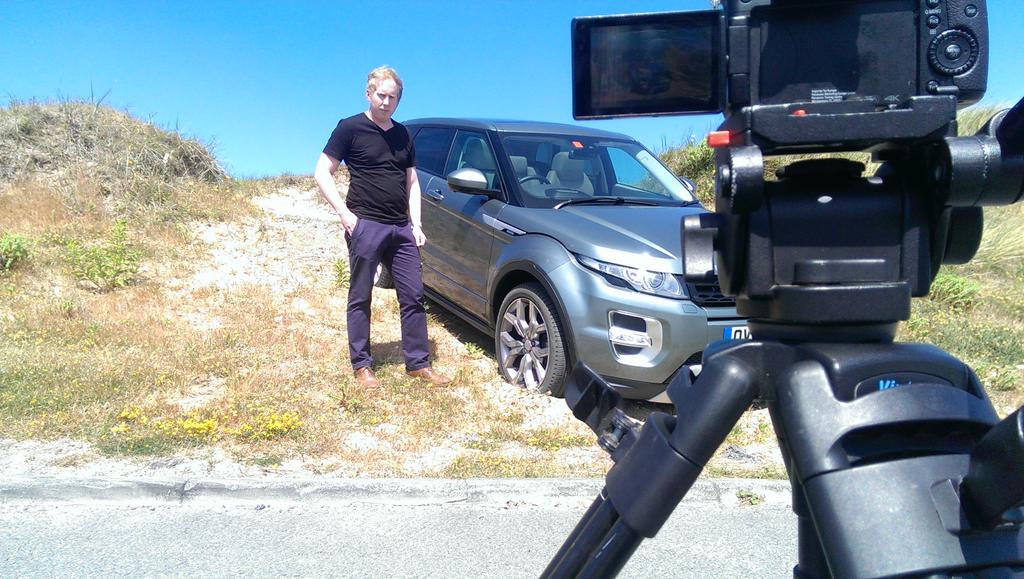 MakBeno's tweet photo. @Its_A_Goodwin @CarKeys_UK Andy struggled to find a parking spot. This'll do. http://t.co/hASftOQb7y