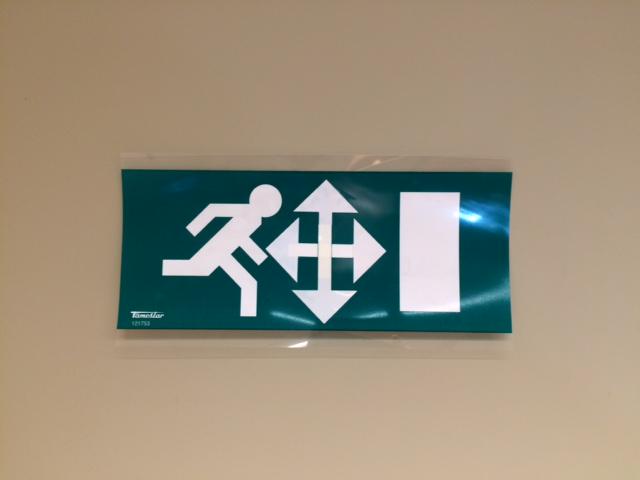 ConceptElektro's tweet photo. Weet u zeker of u de juiste kant op gaat met u noodvluchtwegverlichting ?  Kijk op onze site voor informatie.... http://t.co/PPJnAfP3C8