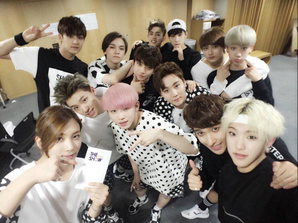 theshow_offcl's tweet photo. 유어 마이 엔~젤~~~~👼🎵 너를 다 알고싶어 #세븐틴 오늘 더쇼에서 노래해�� 유후🎶 #더쇼 http://t.co/2jU2oclal0