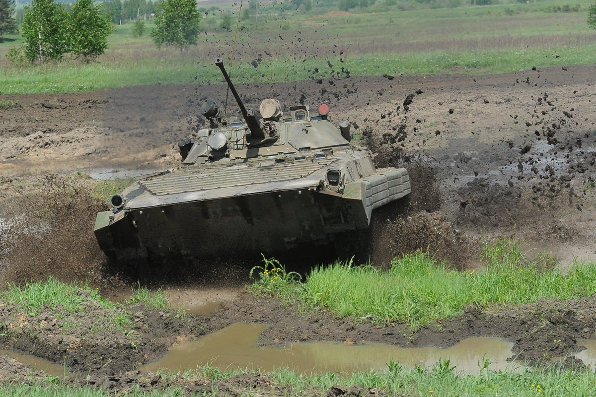 BMP-3 Vehículo militar de Infantería - Página 2 CILn6m8WcAAlayO