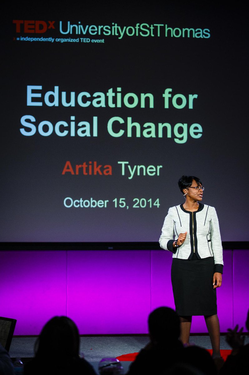 DrArtikaTyner's tweet photo. What is in your hands to make a difference in the world? #leadership #socialchange https://t.co/zNYTy8pBkW http://t.co/3IL1gXESXH