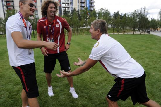 Sportacentrs's tweet photo. Pļaviņš un Samoilovs pasaules čempionātā spēlēs kopā http://t.co/GkalWOIEIH http://t.co/Qd8XqPnejT