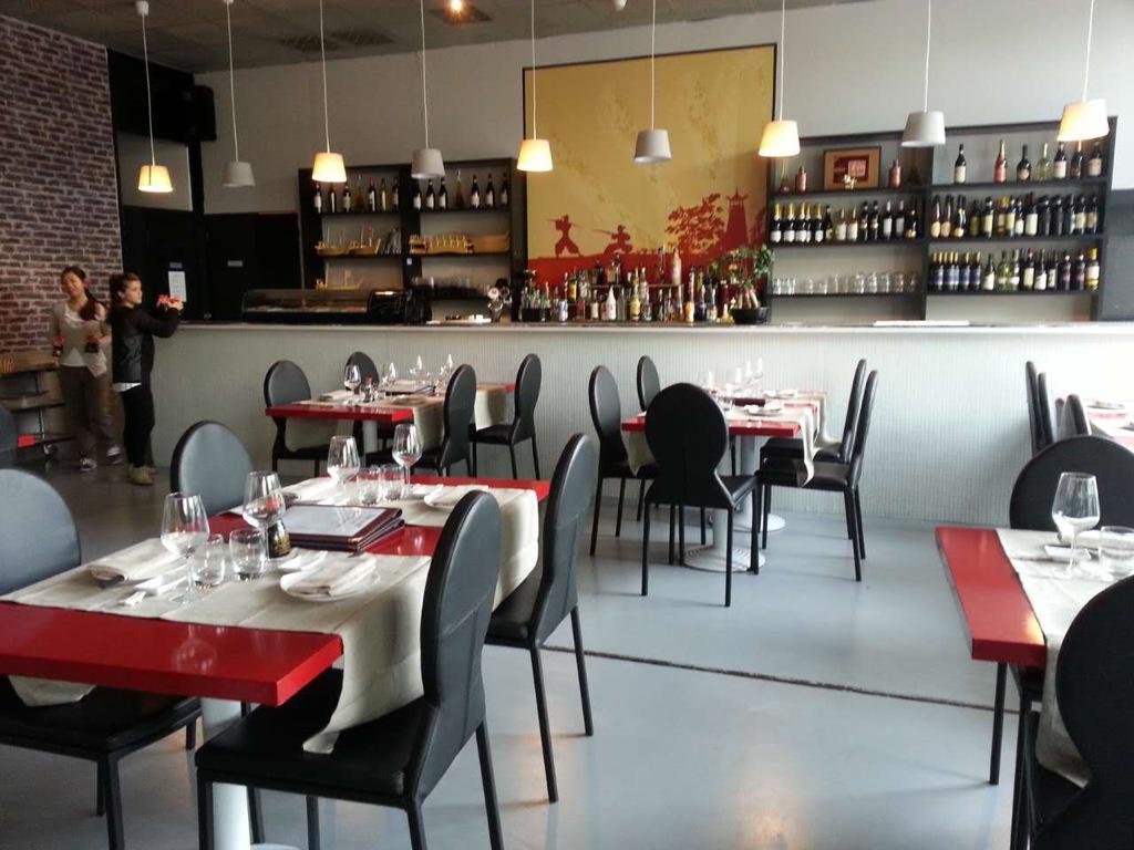 tornadoddl's tweet photo. #Legnano #Milano #Japanesefood #thewall #Japaneserestaurant #sushiart http://t.co/Xw7R2sVP8h